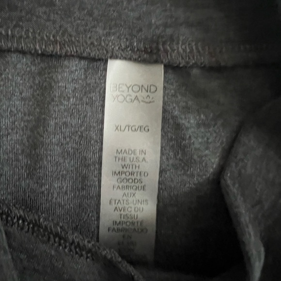 Beyond Yoga Featherweight Moving On Mockneck Pullover size XL - Picture 5 of 5